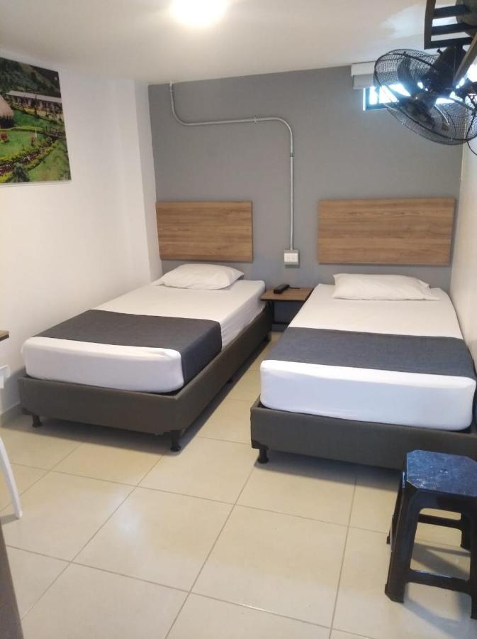 Twin Room,1244335615:JPEG