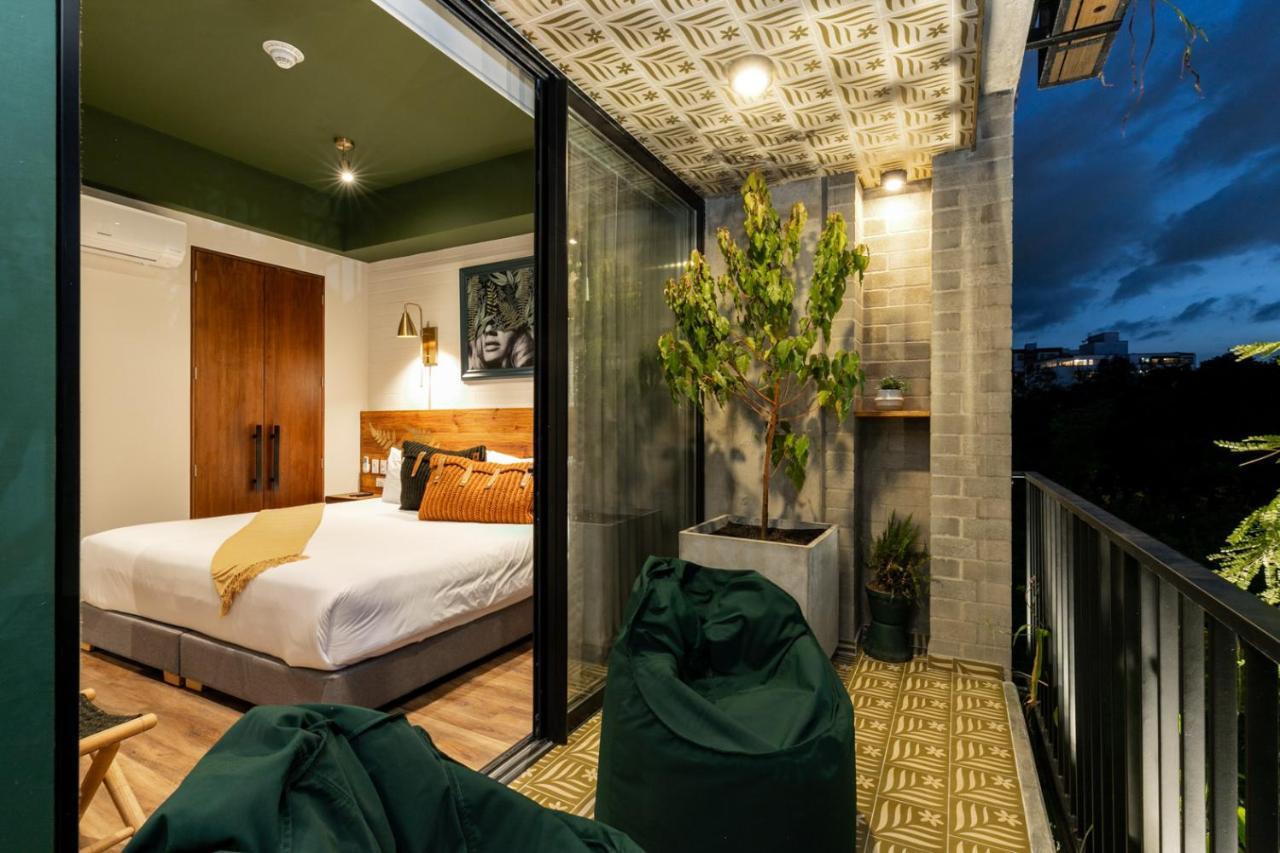 Suite with Spa Bath,1240411804:JPEG