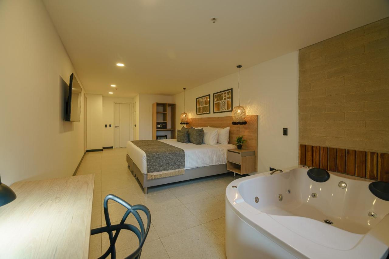 Queen Room with Spa Bath