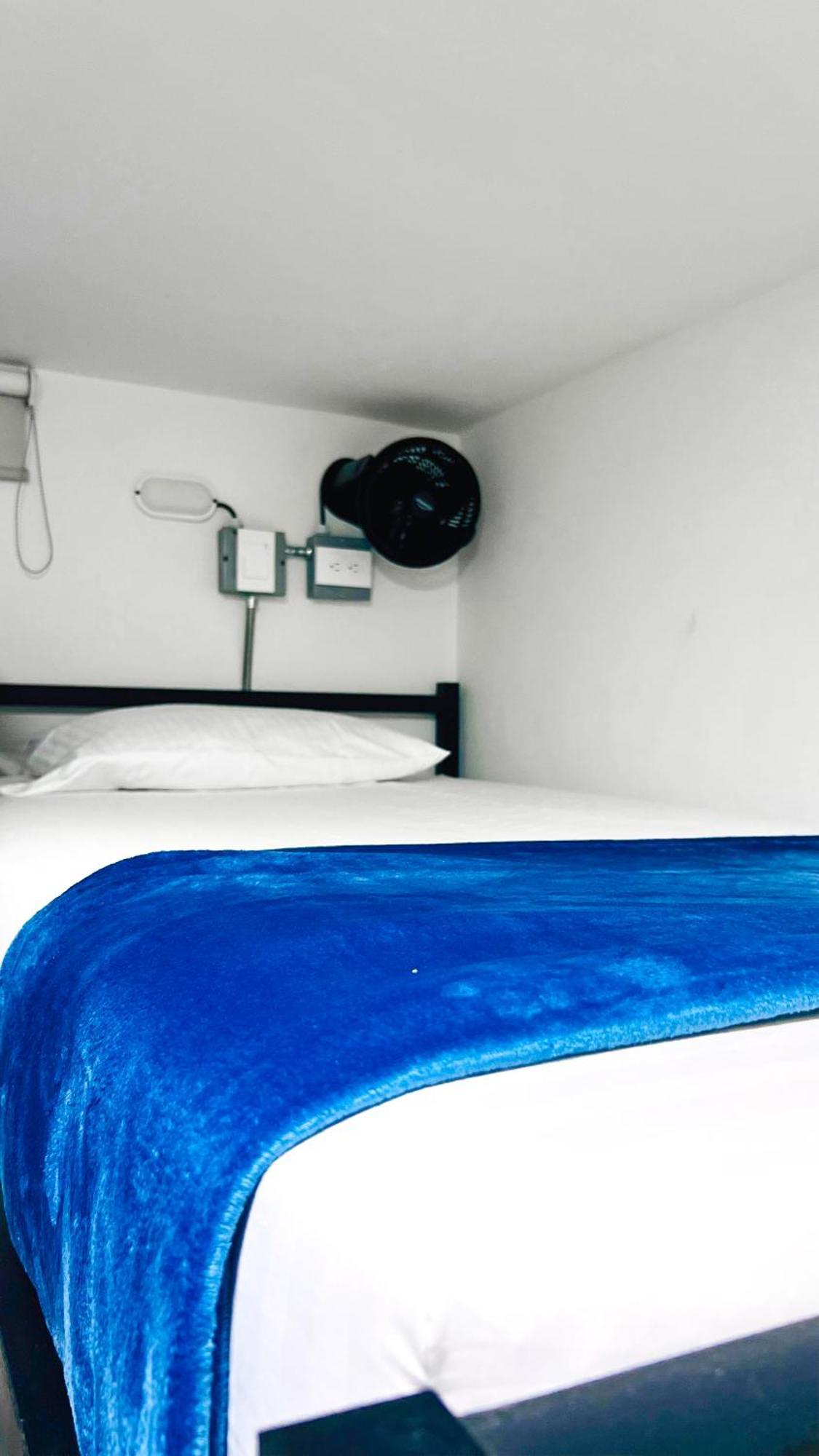 Single Bed Mixed Dormitory Room,1538616532:JPEG