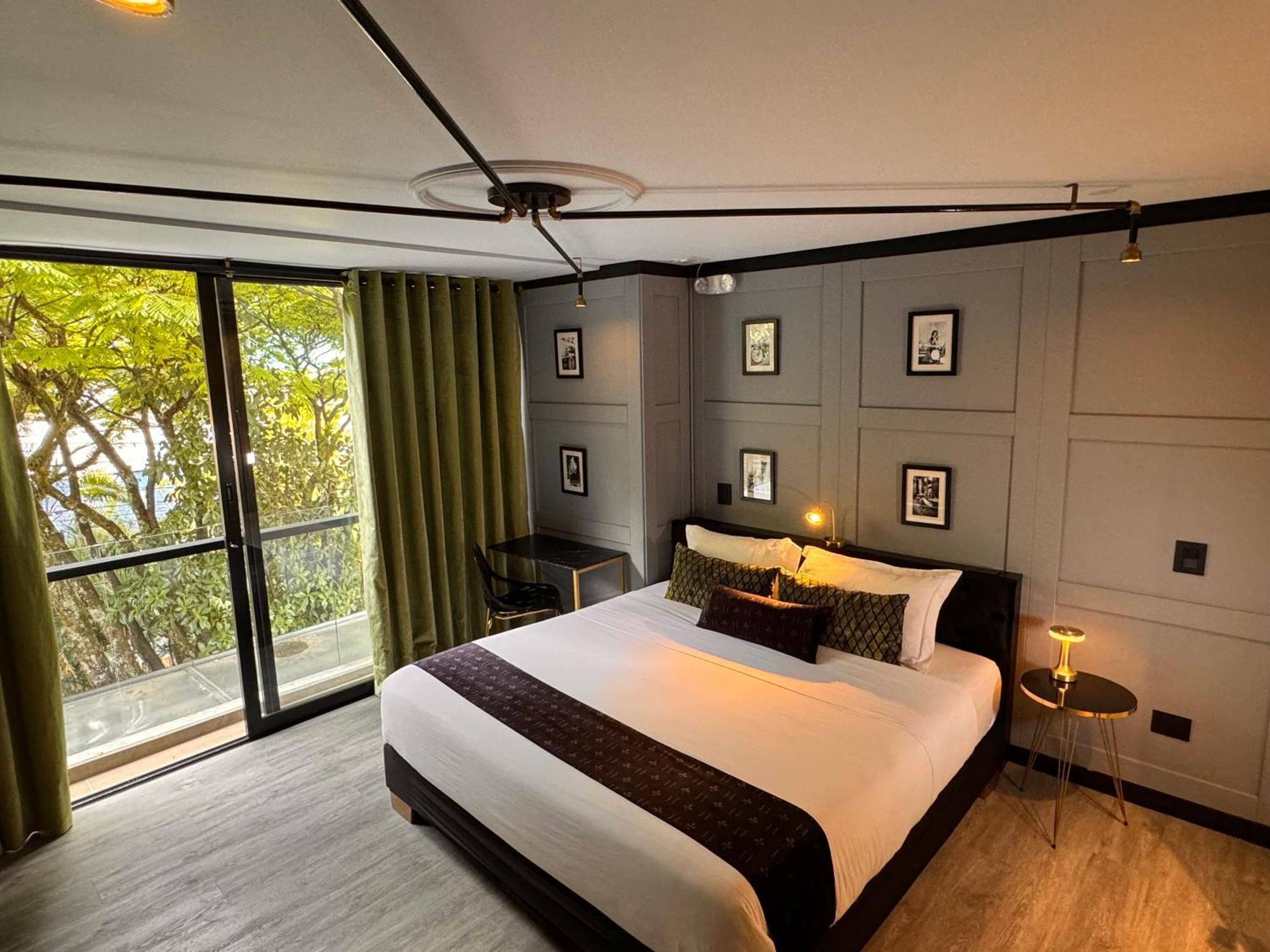 Deluxe Double Room Balcony,1571791184:JPEG