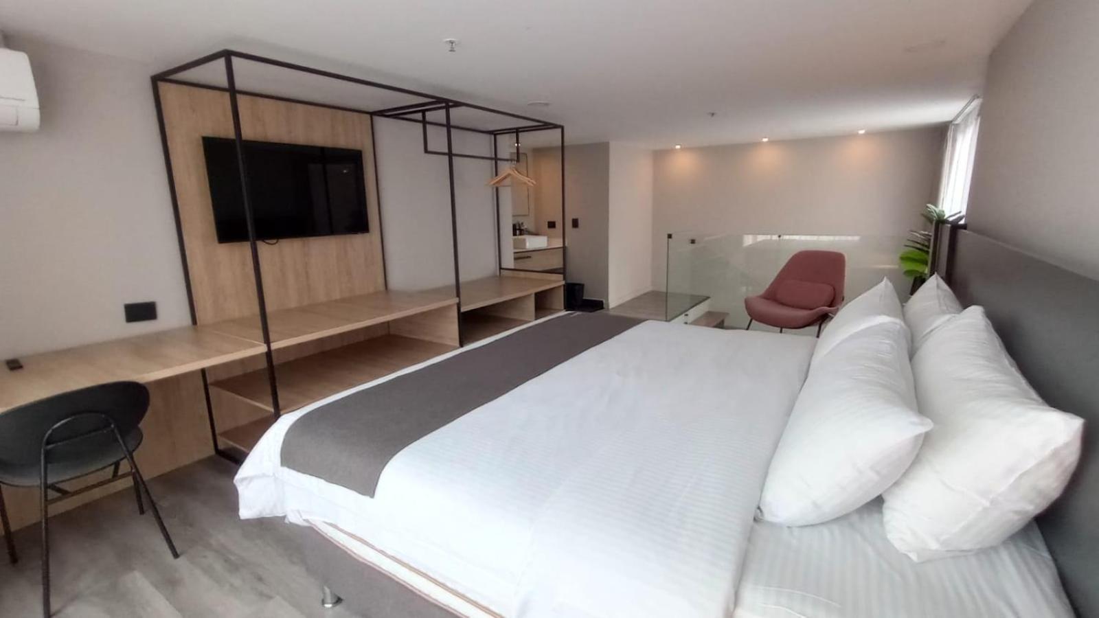 Deluxe Junior Suite,1605220377:JPEG
