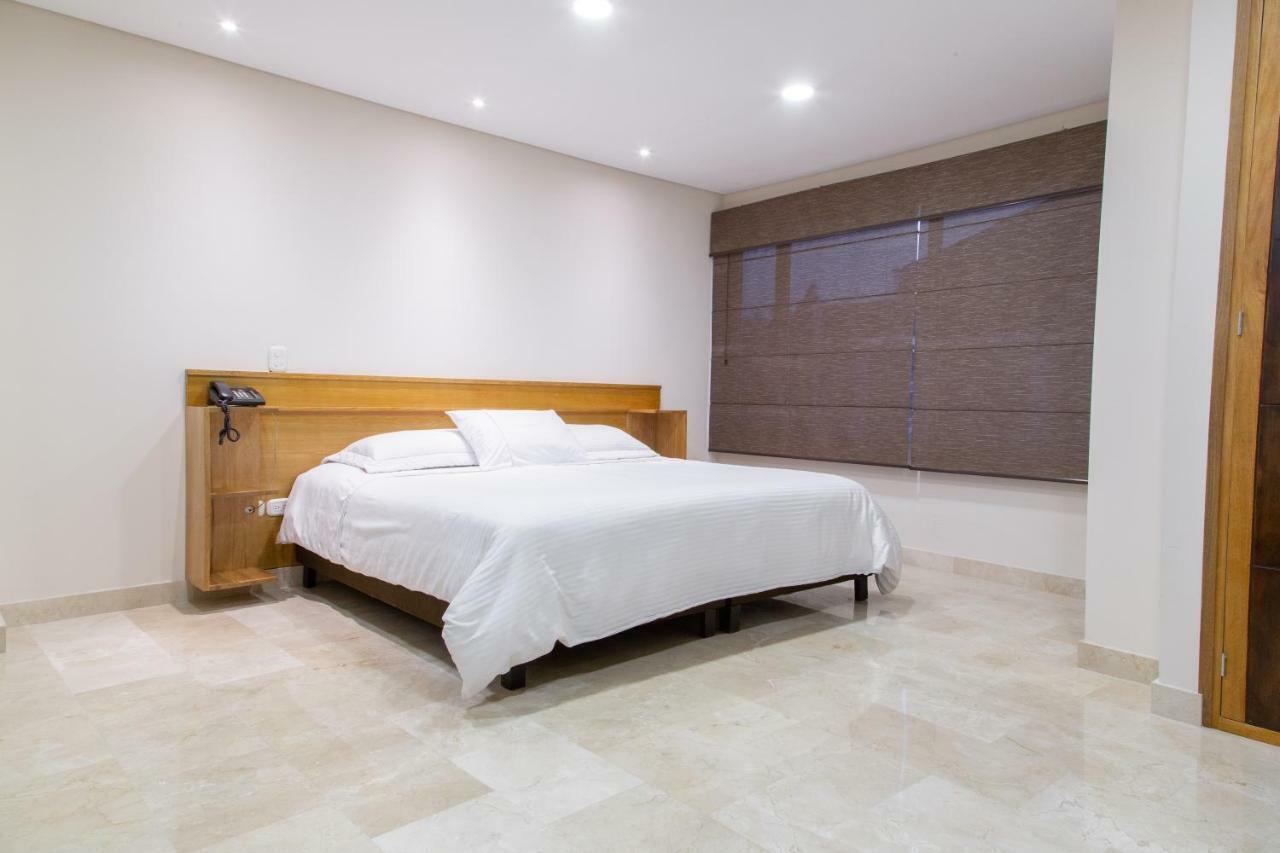 Deluxe Double Room with Bath,783991638:JPEG