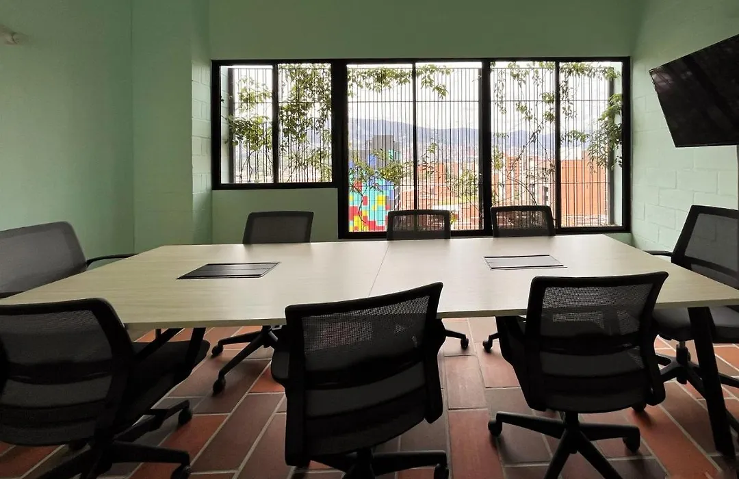 Stunning Duplex In Laureles-1