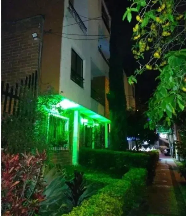 Lovely Luxury 2 Bedroom Apartment With Hot Tub-1