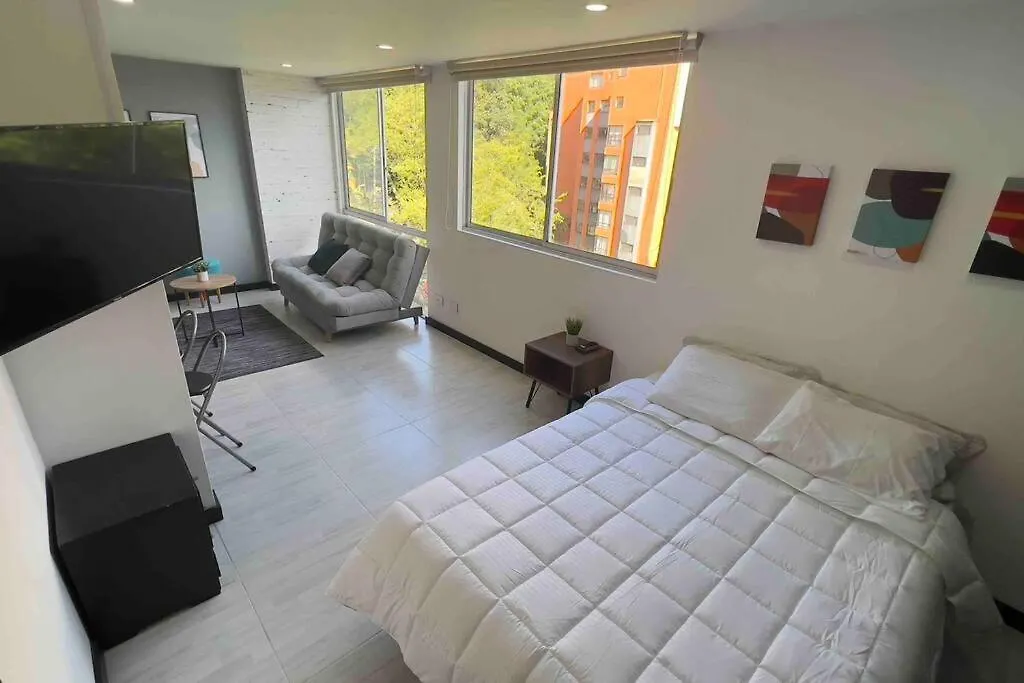 Seconds From Provenza Lovely 1-Bedroom Apartment-1