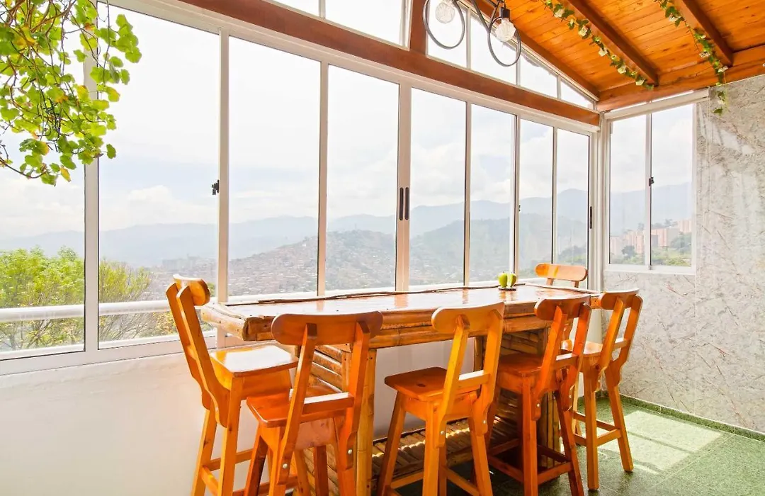 Magnifica Casa Con Estupendas Vistas A La Ciudad.-1