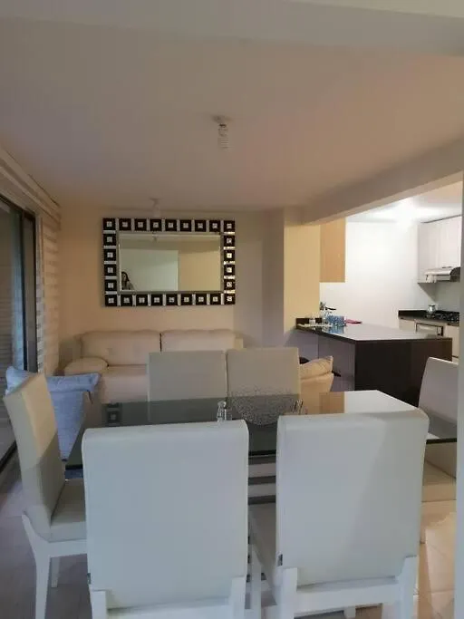 Hermoso Y Amplio Apartamento En Loma De Los Bernal-1