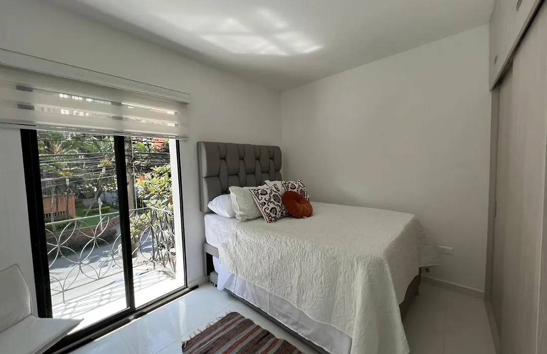 Apartamento 2Do Piso En Laureles Con Balcon 3Hab-1