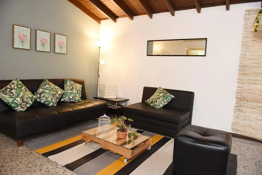 Comoda Casa Para Compartir En Familia En Medellin-1