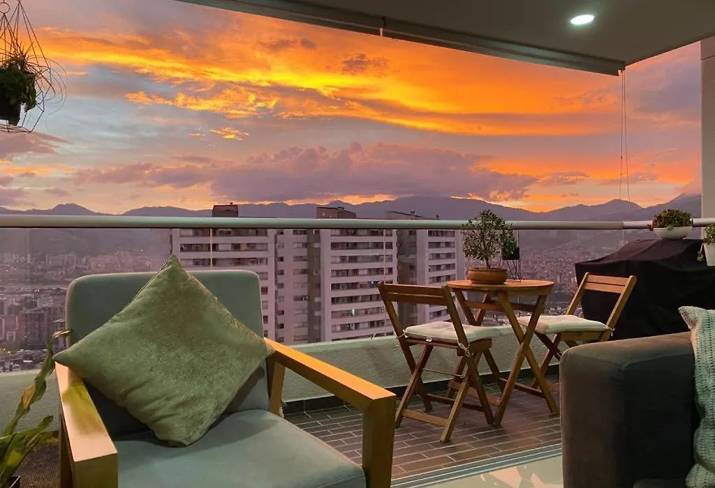 Apartamento con vista a Medellín-1