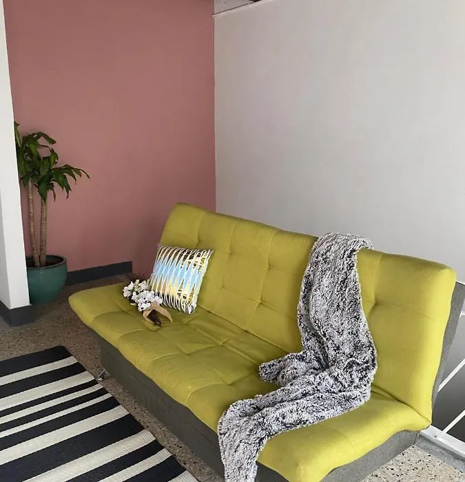 Conoce Medellin Y Hospedate En Una Casa Completa-1
