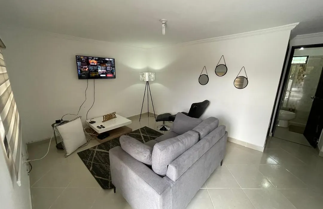 Acogedor Apartamento A 5 Minutos Del Parque Comercial El Tesoro En El Poblado-1