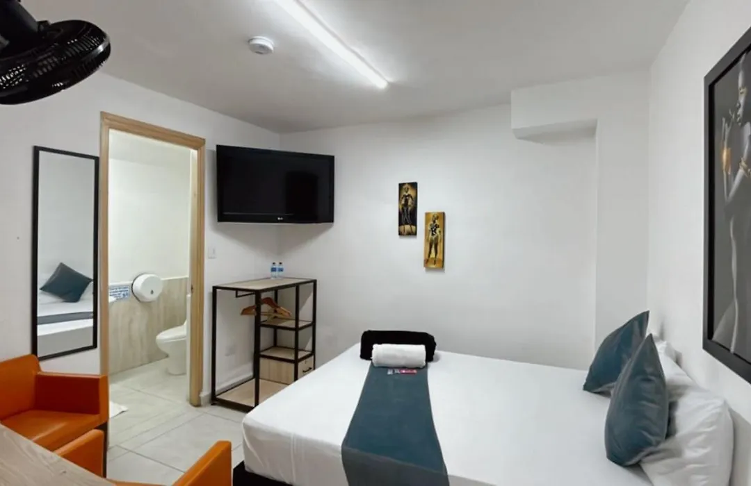 Lleras Place Hotel-1