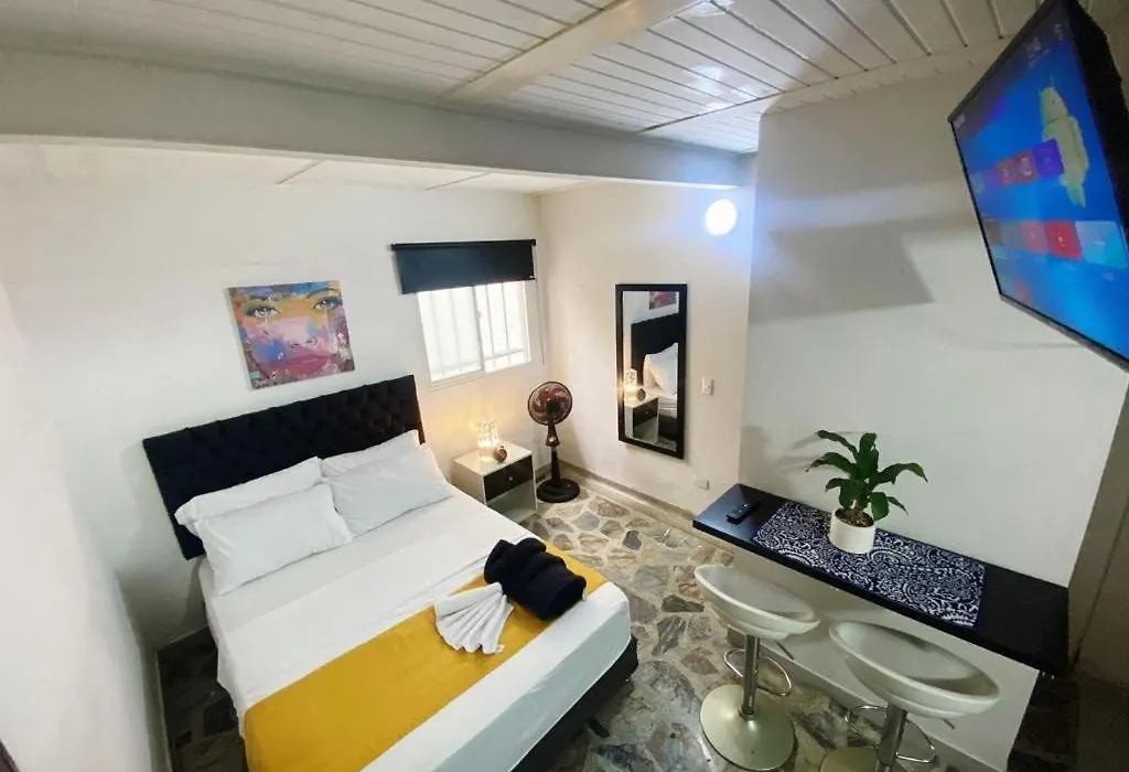 Vip Apartasuites Rosales-1