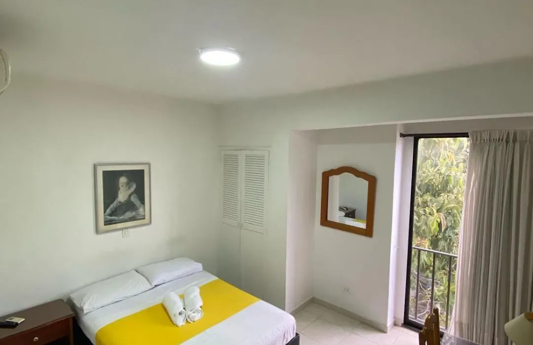 Hotel Laureles 70-1