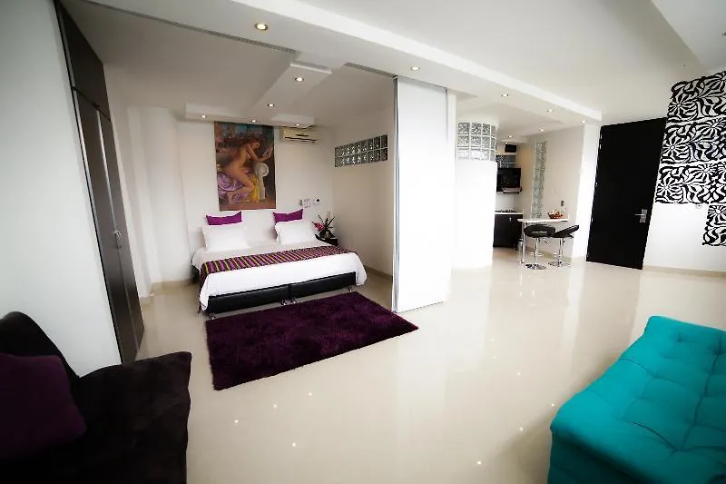 Hotel 33 Conquest-1