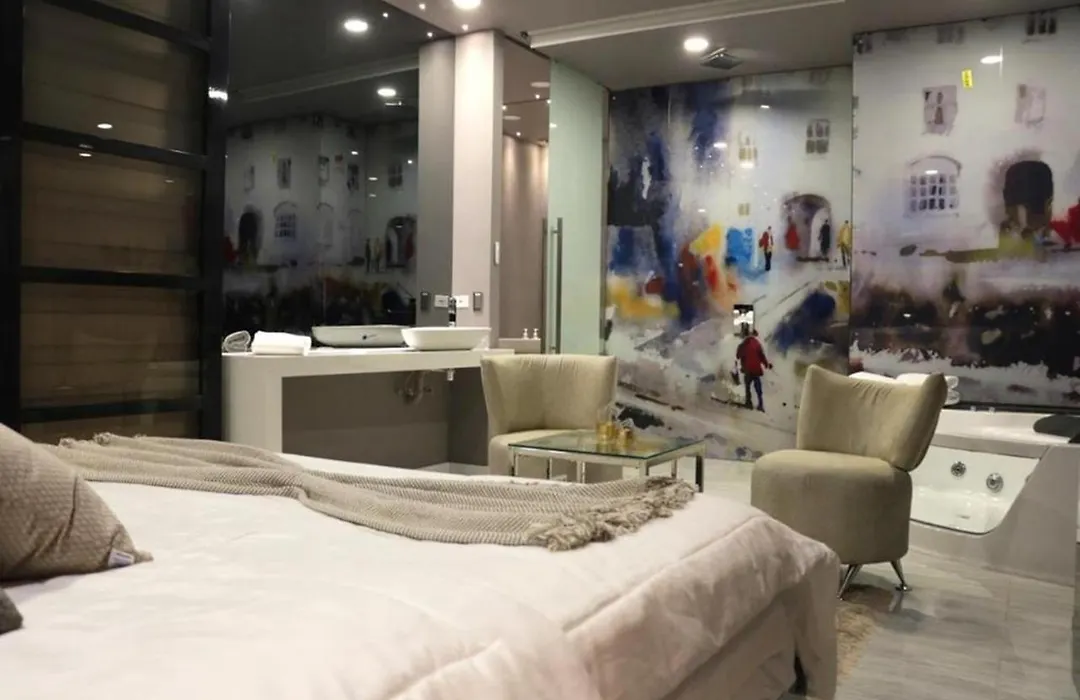 Hotel Paris Luxury Suites-1