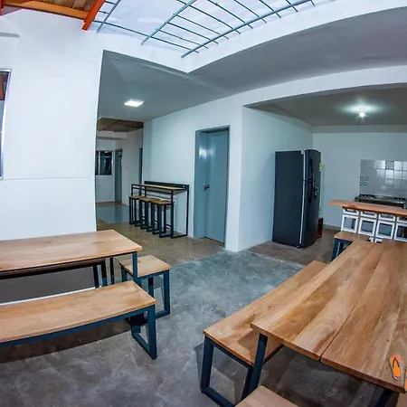 Charlie Palace Hostel-3