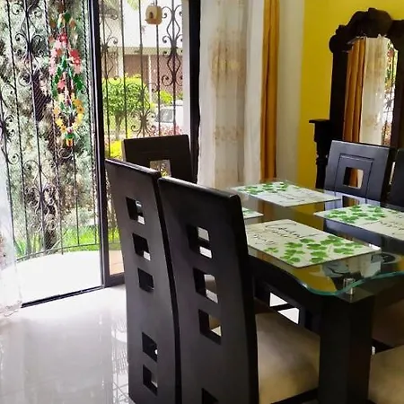 Lovely Luxury 2 Bedroom Apartment With Hot Tub-2