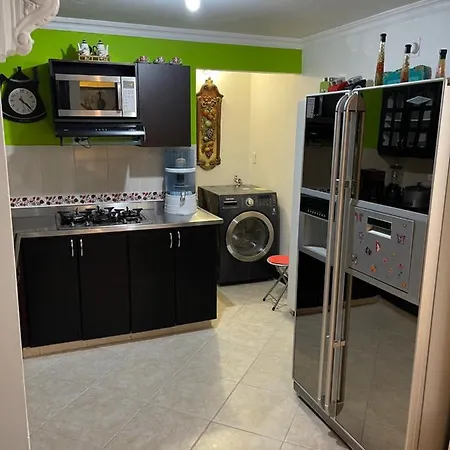 Lovely Luxury 2 Bedroom Apartment With Hot Tub-3