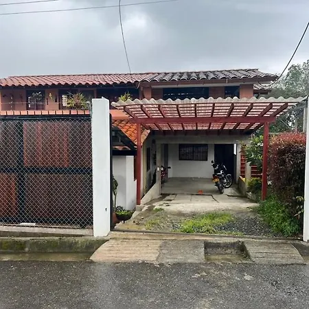 Apartamento Tranquilo En Santa Elena-2