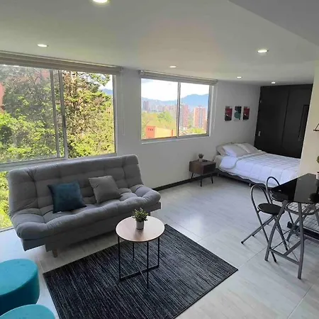 Seconds From Provenza Lovely 1-Bedroom Apartment-2