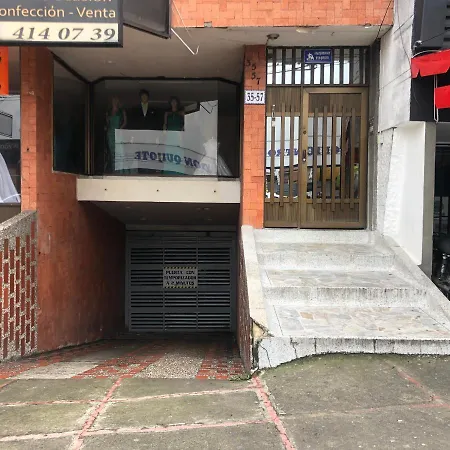 Apartamento Comodo En Laureles , Centrico Y Bien Ubicado 201-3