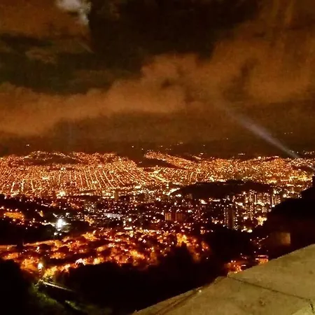 Excelente Ambiente Familiar Y Vista A La Ciudad-3