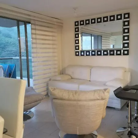 Hermoso Y Amplio Apartamento En Loma De Los Bernal-2