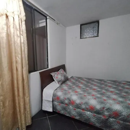 Agradable Apartamento Sector Estrato 5 Laureles-2