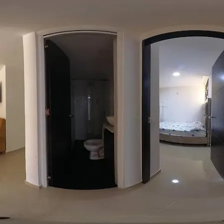Pretty 3 Bedroom Apartment With Jacuzzi In Boston-3