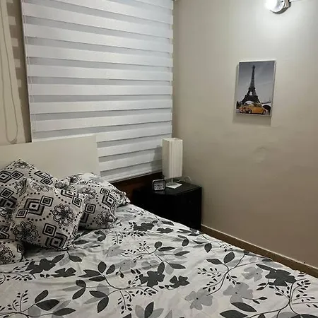 Bello Apartamento Entero En El Centro De Medellin-2