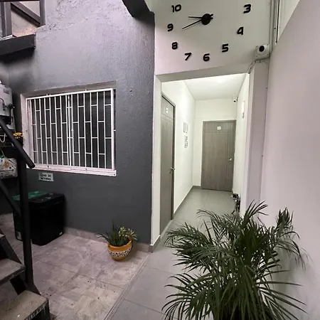 Aparta estudio amoblado 4 Medellín, San Joaquín-3