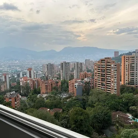 Moderno Loft Poblado Con Vista A Las Montanas 1712-2