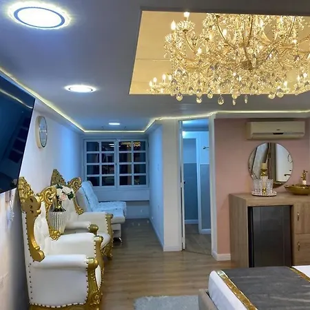 Nuevo Y Lujoso Apartamento Por El Lleras-3