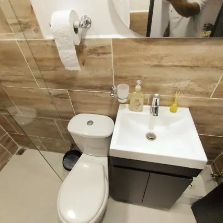Comodo Apartamento Independiente Laureles Central-2