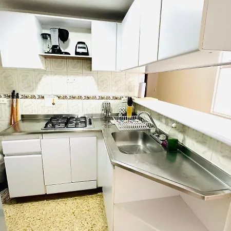 Amplio Apartamento Frente Al Centro Comercial-3