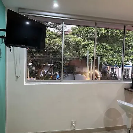 Apartaestudio Laureles 70 Piso 2-2