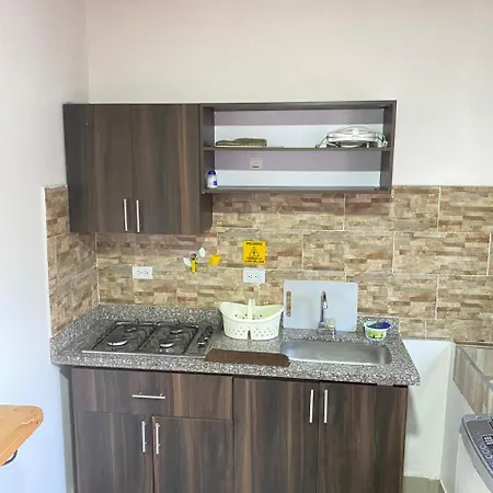 34 Bello Apartamento En La Mejor Zona De Medellin Laureles Estadio 2 Hab 2 Banos-3
