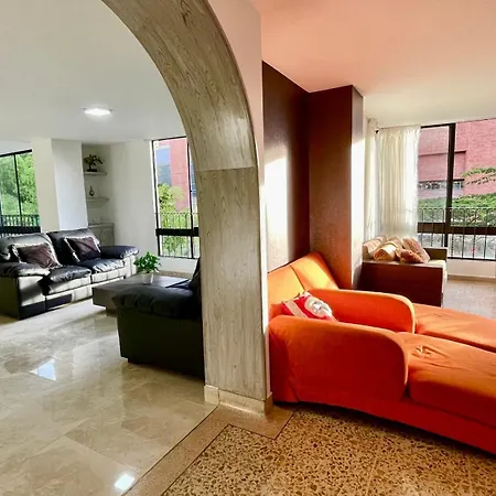 Lujoso, Comodo Y Amplio, Mejor Barrio Medellin-2