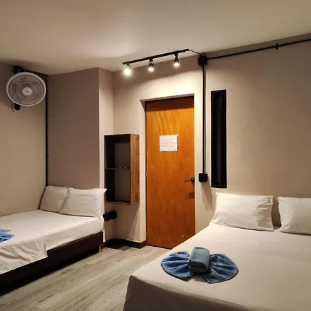 Hostal Machu Picchu Medellin-3