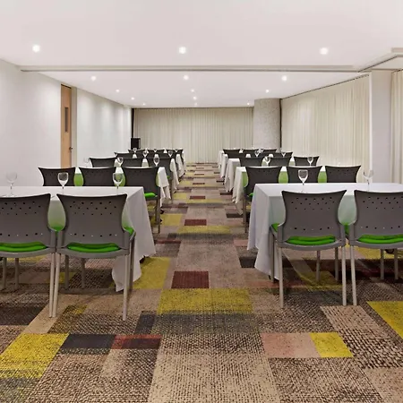 La Quinta by Wyndham Medellin-2