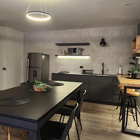 Apartament In The Center Of The Action. Poblado-3