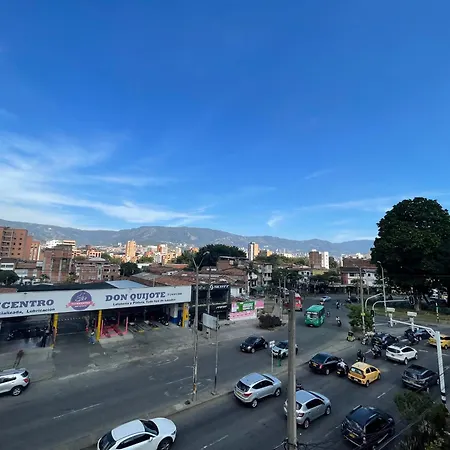 Apartamento Comodo En Laureles, Grande , Centrico , Bien Ubicado Apto303-3