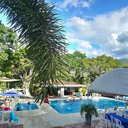 Hotel Familia Casa Blanca-2