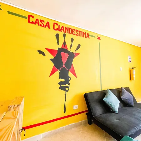 Casa Clandestina Guest House-2