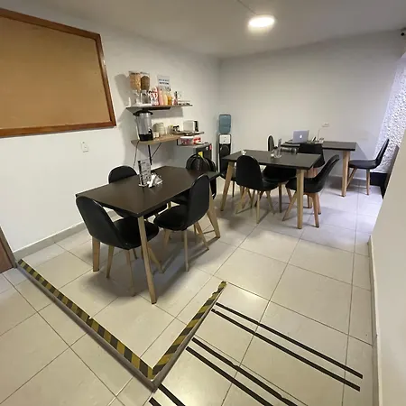 Air Guest House - Con Desayuno & Jacuzzi Social-3