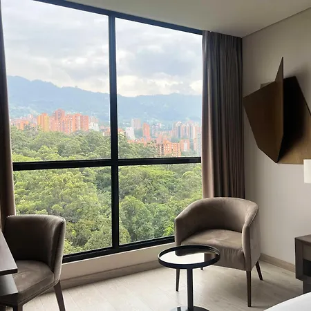 York Medellin, Curio Collection By Hilton-3