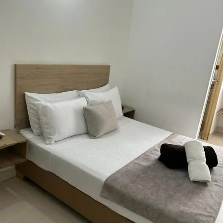 Hotel Suites 44 Laureles-3